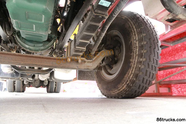 FAW Jiefang J6L 280hp 6X4(10 wheels) Truck-Mounted Crane Chassis (3) | 86Trucks