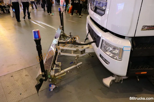Dongfeng Duolika D9 230hp 4X2(6 wheels) Cleaning Truck (China VI) (Tongyada) Chassis (2) | 86Trucks
