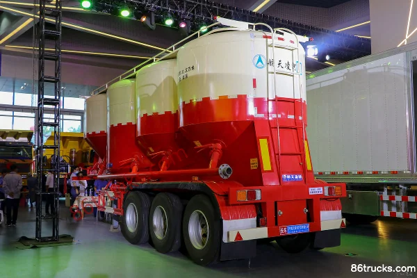 Aerospace Linghe 35 Cubic Meter Medium Density Powder Material Transport Semi-Trailer Exterior (3) | 86Trucks
