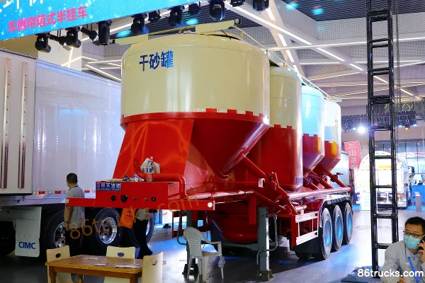 Aerospace Linghe 35 Cubic Meter Medium Density Powder Material Transport Semi-Trailer Exterior (2) | 86Trucks