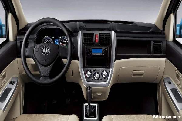 XINLONGMA Qiteng M70L Standard 1.5L 116hp 7-Seat Passenger Vehicle (China VI) Cab (1) | 86Trucks