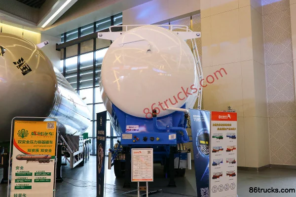 Zhengchi Auto Zhengchi Auto 28.5m³ Series powder tank semi-trailer