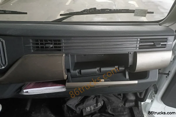 Dongfeng T3 170hp 4X2(6 wheels) 4.2m dump truck (China VI) (axle ratio 6.5) Cab (3) | 86Trucks