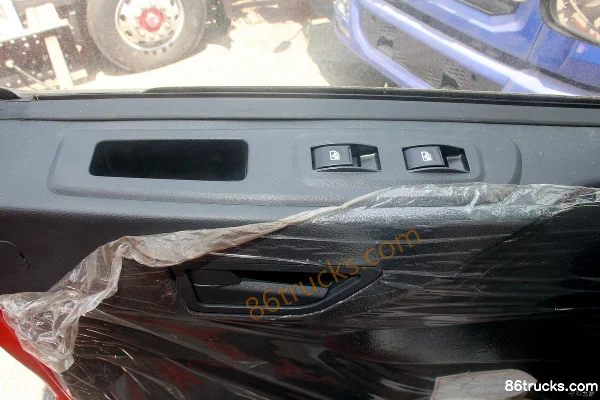 Dongfeng Duolika D9 180 ch 4X2(6 roues) camion porteur fourgon 6,8 m Cabine (1) | 86Trucks