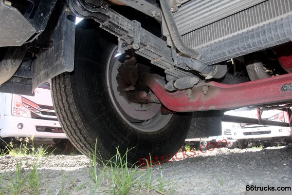 Dongfeng Duolika D9 180 ch 4X2(6 roues) camion porteur fourgon 6,8 m Châssis (2) | 86Trucks
