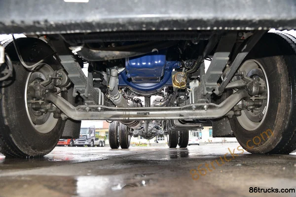 Sinotruk HOWO TX 220 hp 4X2(6 wheels) 6.75m Cargo Truck with Grille Guard (China VI) Chassis (1) | 86Trucks