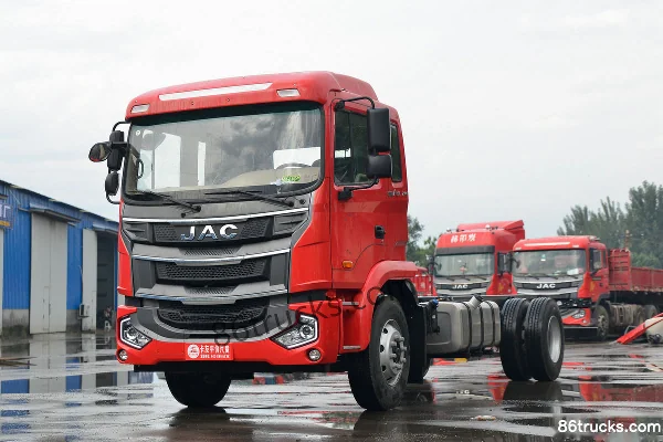 JAC Gallop A5X III Medium Truck 220hp 4X2(6 wheels) 6.8m Stake Cargo Truck (China VI) Exterior (3) | 86Trucks