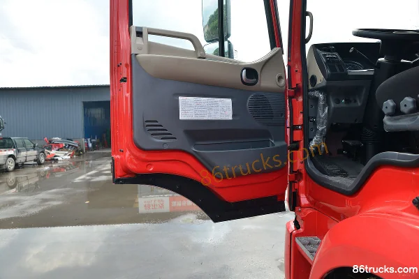JAC Gallop A5X III Medium Truck 220hp 4X2(6 wheels) 6.8m Stake Cargo Truck (China VI) Cab (2) | 86Trucks