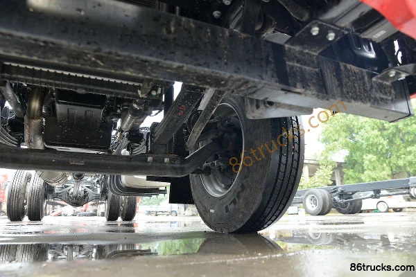JAC Gallop A5X III Medium Truck 220hp 4X2(6 wheels) 6.8m Stake Cargo Truck (China VI) Chassis (3) | 86Trucks