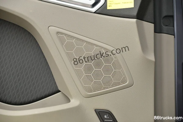 Sinotruk HOWO Max Heavy Truck 480 hp 6X4(10 wheels) Tractor Truck (China VI) Cab (3) | 86Trucks