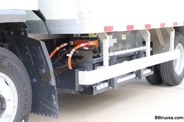 Yuchai New Energy EC312 4.5T camion léger fourgon électrique pur de 4,125 m 4X2(6 roues) Cabine (2) | 86Trucks
