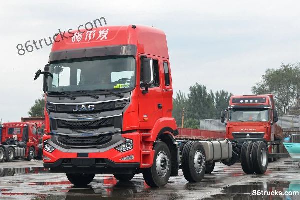JAC Gallop A5W III Heavy Truck 290 hp 6X2(8 wheels) 8.6m Box Cargo Truck Exterior (3) | 86Trucks