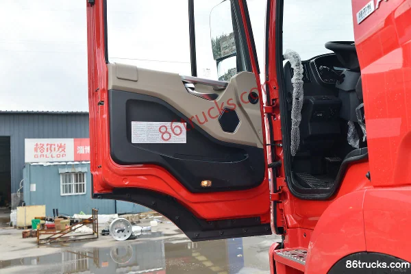 JAC Gallop A5W III Heavy Truck 290 hp 6X2(8 wheels) 8.6m Box Cargo Truck Cab (2) | 86Trucks