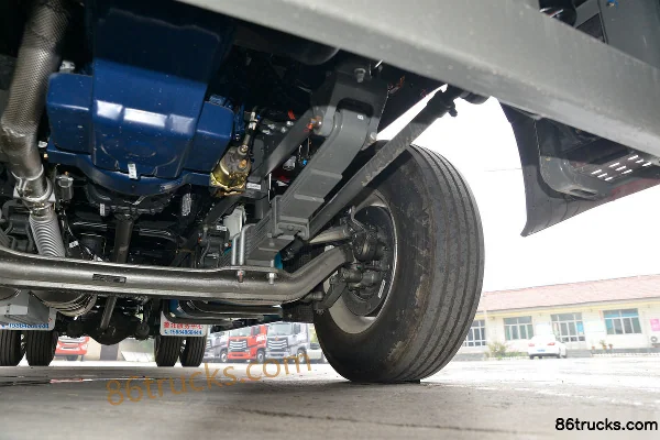 Sinotruk HOWONX camion moyen 220 ch 4X2(6 roues) 6,2 m porteur à ridelles (China VI) Châssis (3) | 86Trucks