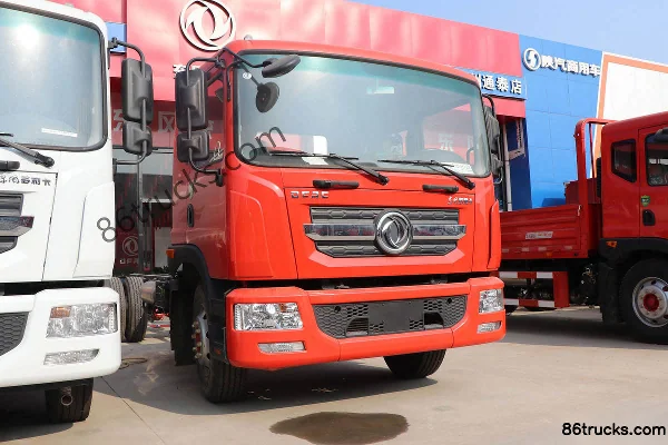 Dongfeng Duolika D9 Value Edition 220hp 4X2(6 wheels) 6.8m Stake Truck Exterior