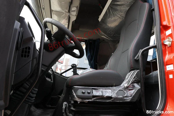 FAW Jiefang J6L Medium Truck Elite Edition (Green Transport) 260hp 4X2(6 wheels) 6.75m Barn Type Cargo Truck (China VI) Cab (3) | 86Trucks