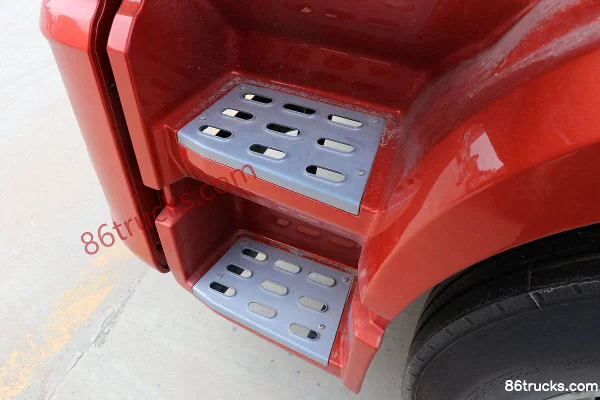 FAW Jiefang J6L Medium Truck Elite Edition (Green Transport) 260hp 4X2(6 wheels) 6.75m Barn Type Cargo Truck (China VI) Cab (2) | 86Trucks