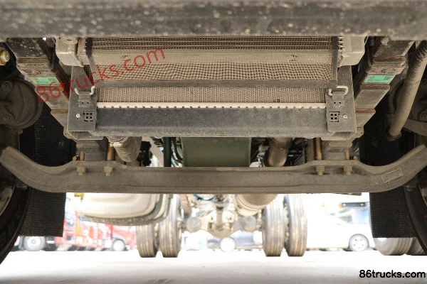FAW Jiefang J6L Medium Truck Elite Edition (Green Transport) 260hp 4X2(6 wheels) 6.75m Barn Type Cargo Truck (China VI) Chassis (2) | 86Truc