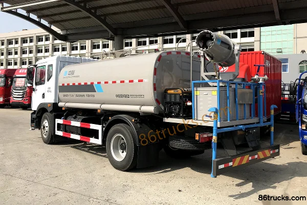Dongfeng Duolika D9 230 hp 4X2(6 wheels) Green Sprinkler Truck (Zhonglian Brand) Exterior (3) | 86Trucks