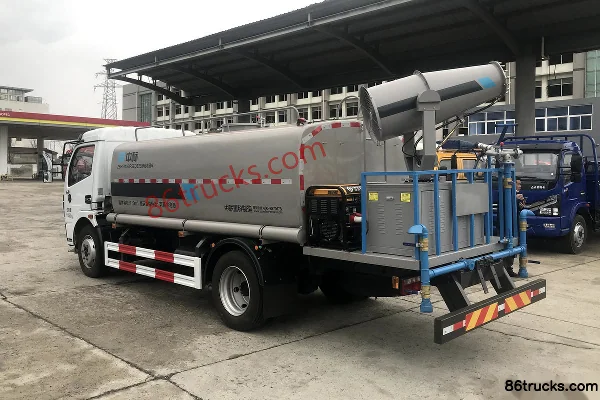 Dongfeng Duolika D7 150 hp 4X2(6 wheels) Green Sprinkler Truck (Zhonglian Brand) Exterior (2) | 86Trucks