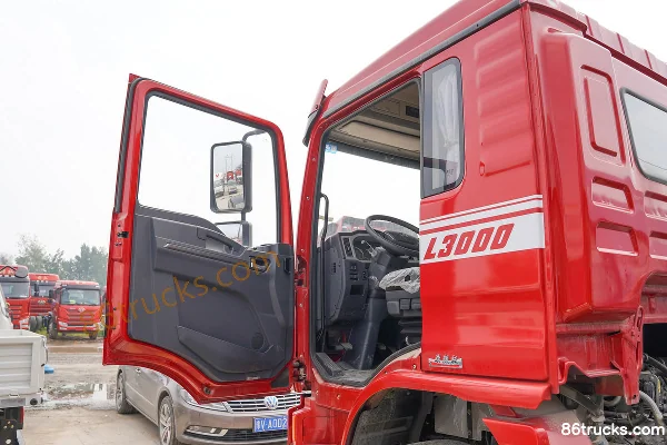 SHACMAN Delong L3000 Composite Edition 245hp 4X2(6 wheels) 7.75m Wing Opening Van Cargo Truck Cab (1) | 86Trucks