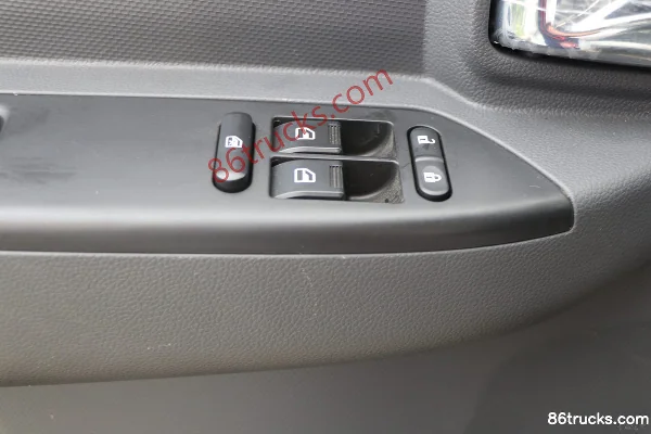 Dongfeng Kaipute Nebula K6 160 hp 4X2(6 wheels) 4.09m refrigerated truck (China VI) Cab (2) | 86Trucks