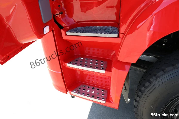 Sanhuan Shitong Haolong Comfort Edition 260 hp 8X2(10 wheels) 6.8m Van Truck (China VI) Cab (3) | 86Trucks