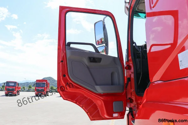 Sanhuan Shitong Haolong Comfort Edition 260 hp 8X2(10 wheels) 6.8m Van Truck (China VI) Cab (1) | 86Trucks