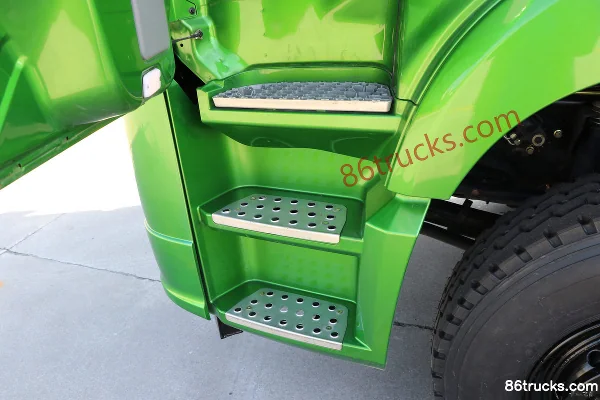 Sanhuan Shitong Haolong Luxury Edition 300 hp 8X4(12 wheels) 6.2m Dump Truck (China VI) Cab (2) | 86Trucks