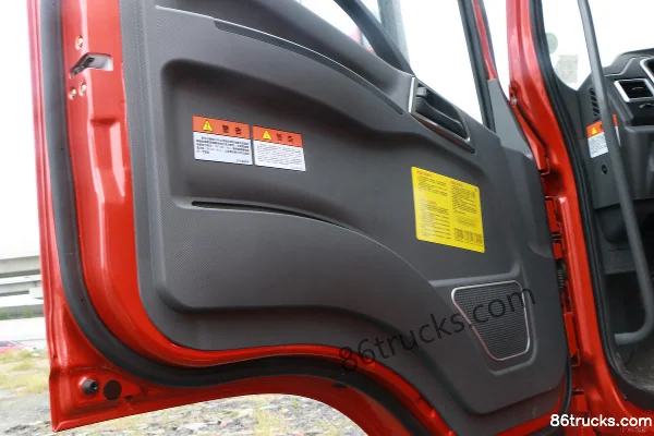 Dayun Zhisheng 240 hp 6X2(8 wheels) 6.8m dump truck (China VI) Cab (2) | 86Trucks