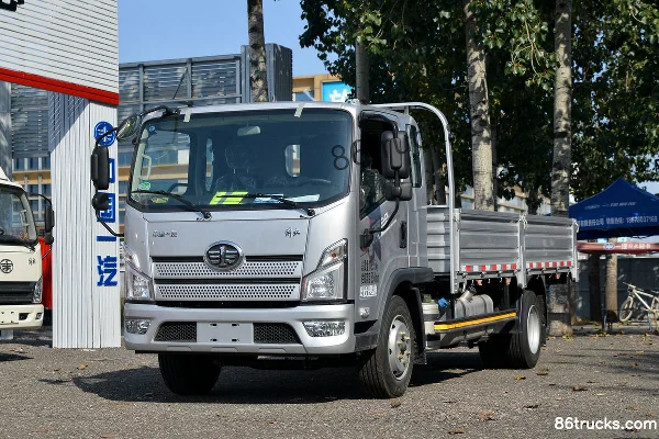 FAW Jiefang Lingtu 160 hp 4X2(6 wheels) 4.85m Half-Cab Flatbed Light Truck (Wide Body) (China VI) Exterior (3) | 86Trucks
