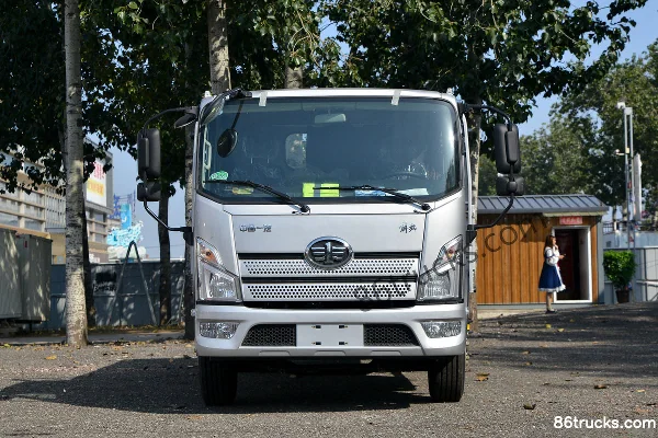 FAW Jiefang Lingtu 160 hp 4X2(6 wheels) 4.85m Half-Cab Flatbed Light Truck (Wide Body) (China VI) Exterior (2) | 86Trucks