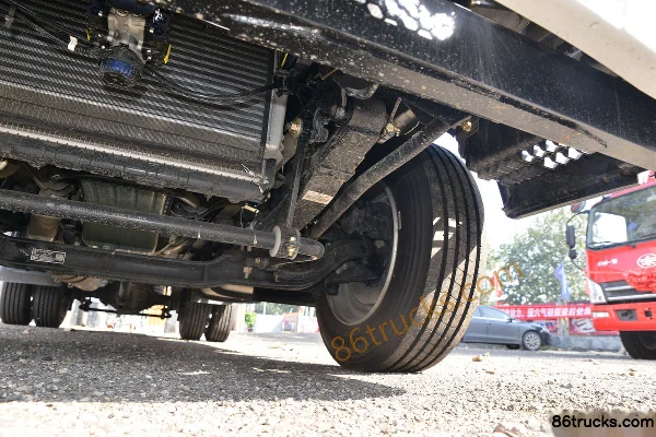 FAW Jiefang Lingtu 160 hp 4X2(6 wheels) 4.85m Half-Cab Flatbed Light Truck (Wide Body) (China VI) Chassis (3) | 86Trucks