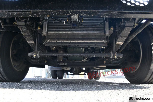 FAW Jiefang Lingtu 160 hp 4X2(6 wheels) 4.85m Half-Cab Flatbed Light Truck (Wide Body) (China VI) Chassis (1) | 86Trucks