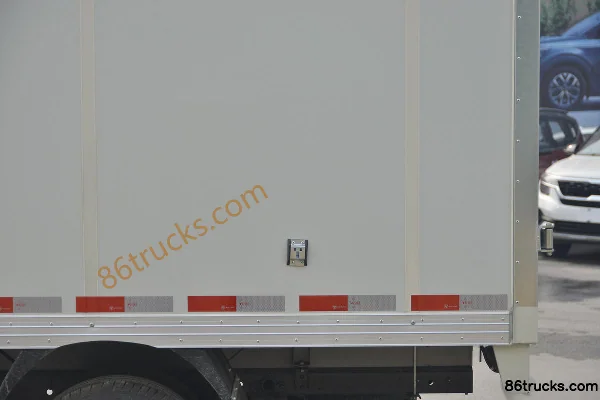 Foton Xiangling M1 Comfort 1.6L 122hp 4X2(6 wheels) Gasoline 3.3m Single-row Van Micro Truck Body (2) | 86Trucks