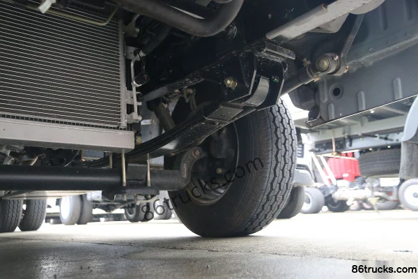 Tangjun Ouling V5 Édition Prestige 1,6 L 105 ch 4X2(6 roues) CNG 3,61 m Camion Léger à Plateforme Simple Cabine (China VI) Châssis (3) | 86T