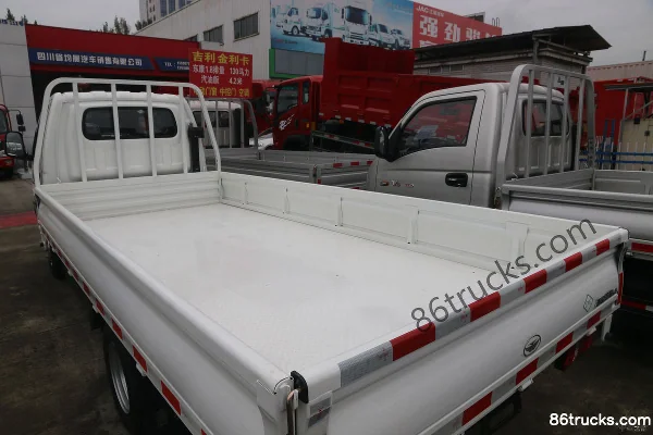 Tangjun Ouling V5 Édition Prestige 1,6 L 105 ch 4X2(6 roues) CNG 3,61 m Camion Léger à Plateforme Simple Cabine (China VI) Carrosserie (2)