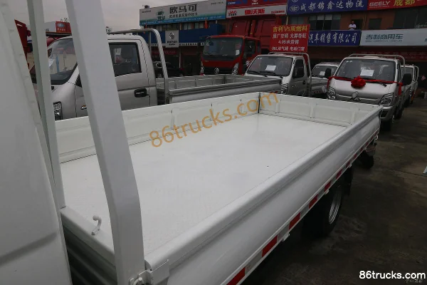 Tangjun Ouling V5 Édition Prestige 1,6 L 105 ch 4X2(6 roues) CNG 3,61 m Camion Léger à Plateforme Simple Cabine (China VI) Carrosserie (1)