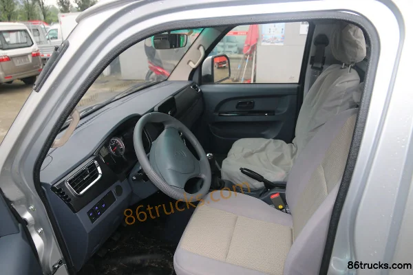 Jinbei T50S Standard 1.6L 116 hp 4X2(6 wheels) Gasoline 3.4m Single-row Flatbed Mini Truck (China VI) Cab (3) | 86Trucks