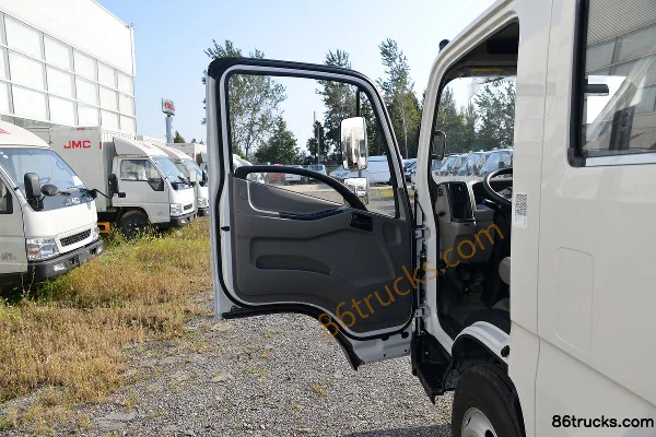 JMC Kaiyun Upgraded Medium Body 122hp 4X2(6 wheels) 3.16m Double Row Flatbed Light Truck (Hydraulic Brake) Cab (1) | 86Trucks