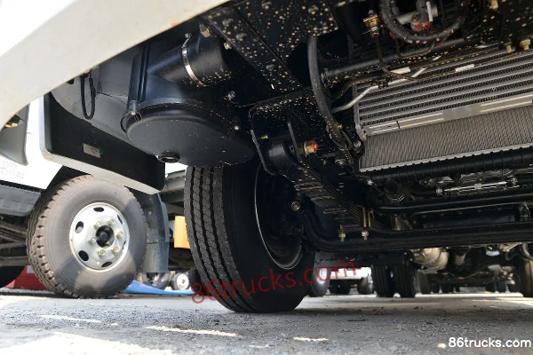 JMC New Shunda 116hp 4X2(6 wheels) 3.19m Double Row Refrigerated Truck (China VI) (XueLian Cold Chain Brand) Chassis (2) | 86Trucks
