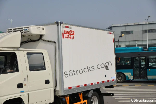 JMC New Shunda 116hp 4X2(6 wheels) 3.19m Double Row Refrigerated Truck (China VI) (XueLian Cold Chain Brand) Body (1) | 86Trucks
