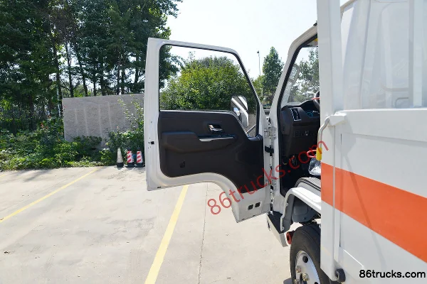 JMC New Shunda Narrow Body 116hp 4X2(6 wheels) 4.1m Gas Cylinder Transport Truck (China VI) Cab (1) | 86Trucks