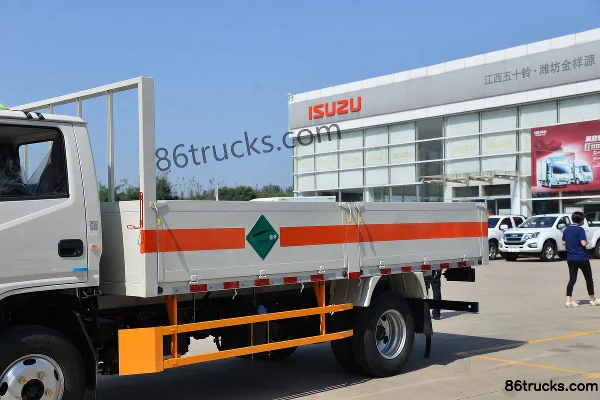 JMC New Shunda Narrow Body 116hp 4X2(6 wheels) 4.1m Gas Cylinder Transport Truck (China VI) (1) | 86Trucks