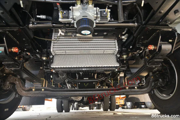 JMC Kaiyun Powerful Edition 129 hp 4X2(6 wheels) 4.06m Refrigerated Truck (Luquan) Chassis (1) | 86Trucks