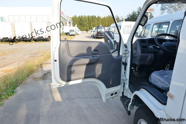 JMC Shunda narrow body 122hp 4X2(6 wheels) 2.755m double row flatbed light truck (China VI) Cab (2) | 86Trucks