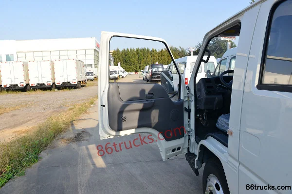 JMC Shunda narrow body 122hp 4X2(6 wheels) 2.755m double row flatbed light truck (China VI) Cab (1) | 86Trucks