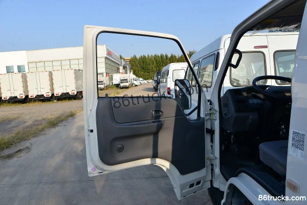 JMC Shunda narrow body 122hp 4X2(6 wheels) 3.3m single row flatbed light truck (China VI) Cab (1) | 86Trucks