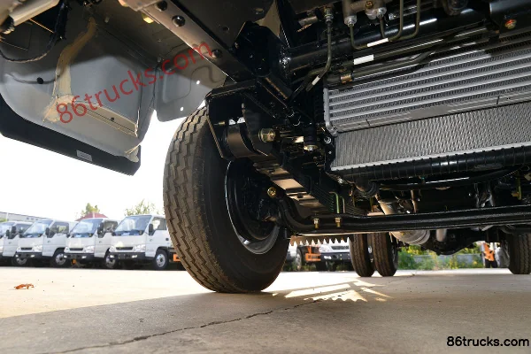 JMC Shunda narrow body 122hp 4X2(6 wheels) 3.3m single row flatbed light truck (China VI) Chassis (2) | 86Trucks