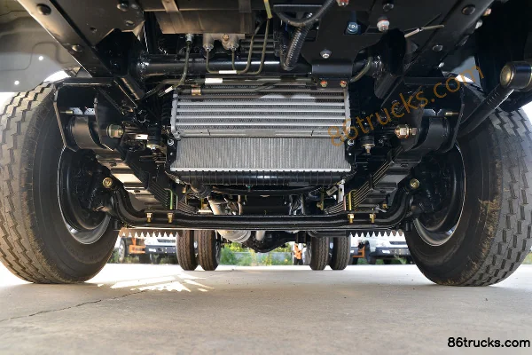 JMC Shunda narrow body 122hp 4X2(6 wheels) 3.3m single row flatbed light truck (China VI) Chassis (1) | 86Trucks
